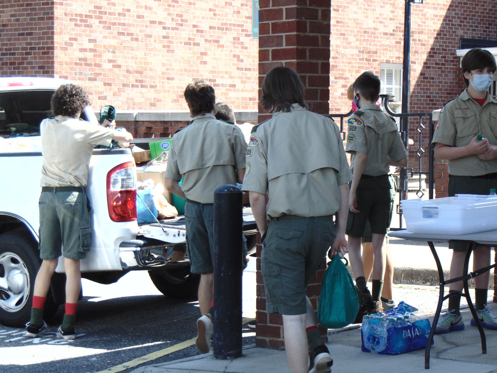 Boy Scouts food drive (13).JPG